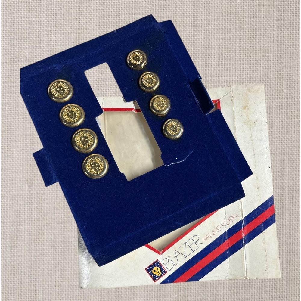 Vintage Anne Klein gold plated lion‎ face blazer buttons and cufflinks